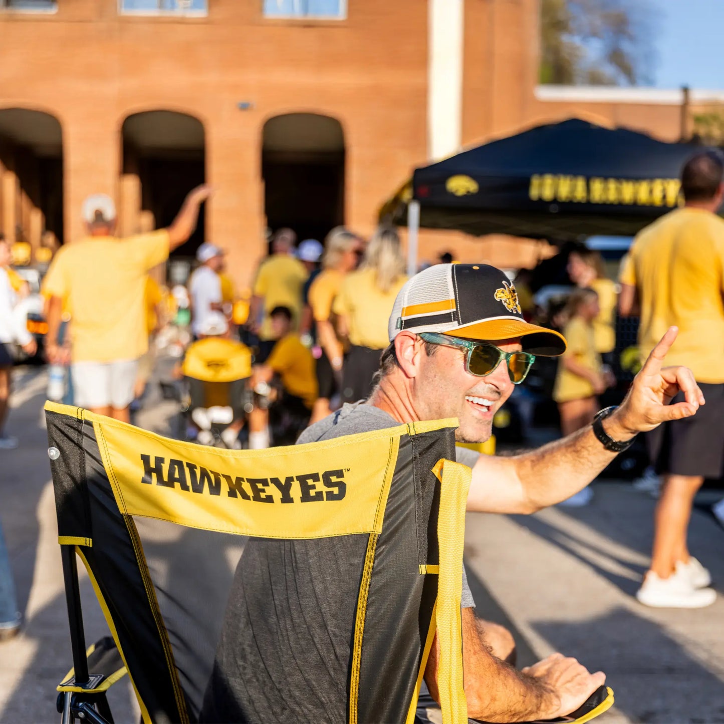 College Comfort Pro Rocker™ - Iowa Hawkeyes - Fan Comfort