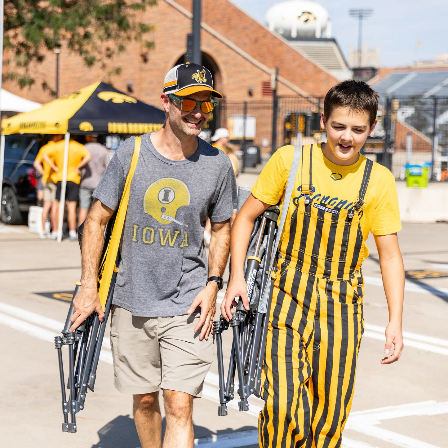 College Comfort Pro Rocker™ - Iowa Hawkeyes - Fan Comfort